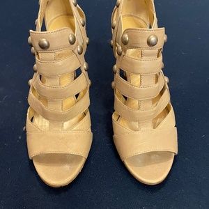 Boutique 9 Tan Heel Shoes - Size 6